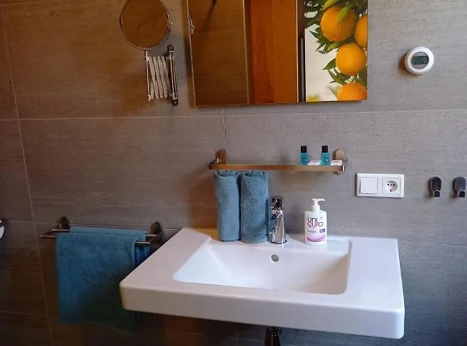 Os Mundos Bed & Breakfast